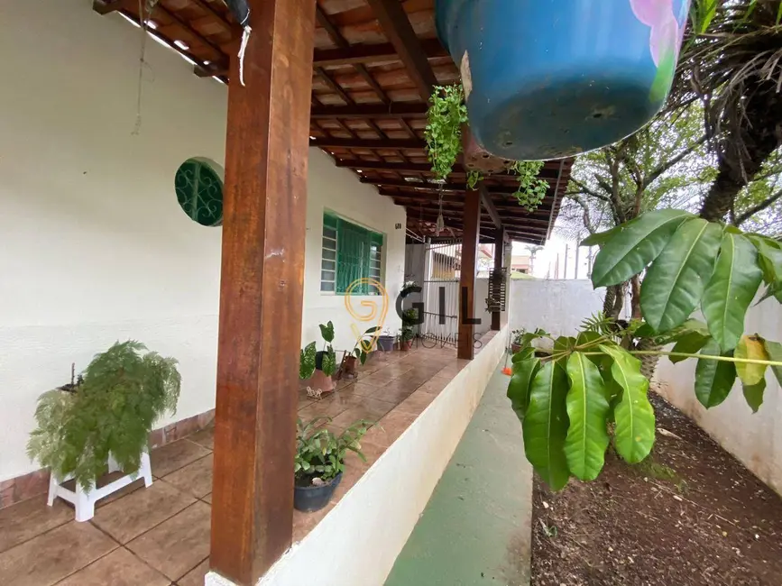 Casa com 2 quartos à venda, 150m2 em Centro, Caraguatatuba - SP - imagem 3 Foto 3 de Casa com 2 quartos à venda, 150m2 em Centro, Caraguatatuba - SP