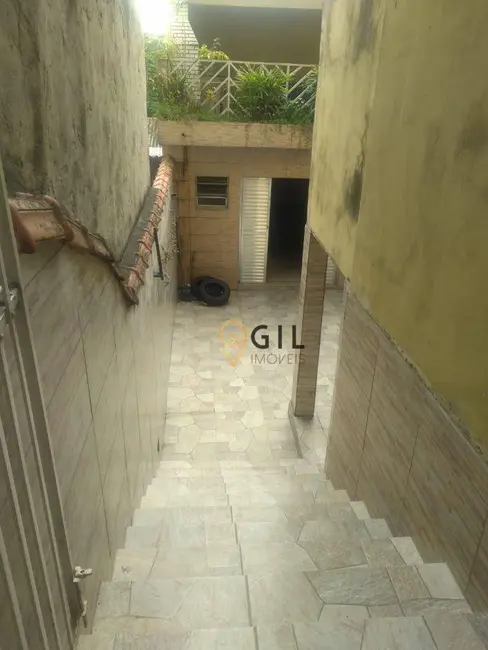 Sobrado com 5 quartos à venda, 150m2 em Quitaúna, Osasco - SP - imagem 5 Foto 5 de Sobrado com 5 quartos à venda, 150m2 em Quitaúna, Osasco - SP