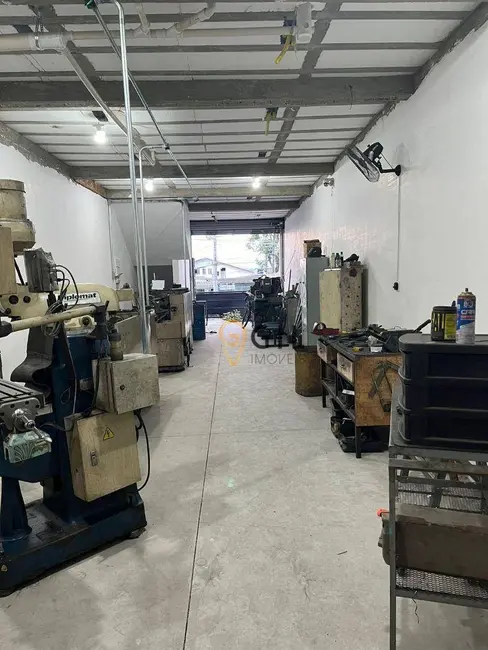 Foto 3 de Sobrado com 3 quartos à venda, 250m2 em Jardim Califórnia, Jacarei - SP