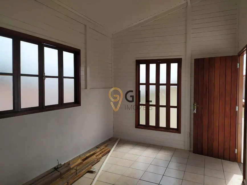 Sobrado com 5 quartos à venda, 261m2 em Parque Brasil, Jacarei - SP - imagem 4 Foto 4 de Sobrado com 5 quartos à venda, 261m2 em Parque Brasil, Jacarei - SP