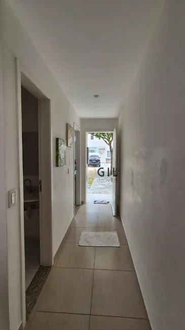 Sobrado com 3 quartos à venda, 171m2 em Jardim Santa Maria, Jacarei - SP - imagem 4 Foto 4 de Sobrado com 3 quartos à venda, 171m2 em Jardim Santa Maria, Jacarei - SP