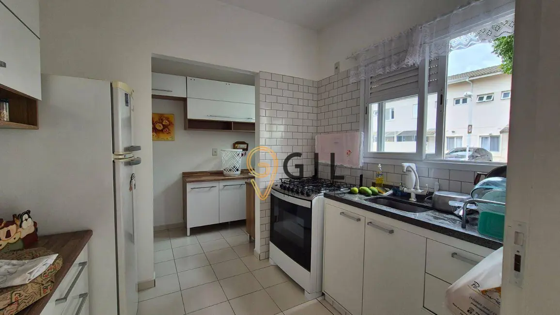 Sobrado com 3 quartos à venda, 171m2 em Jardim Santa Maria, Jacarei - SP - imagem 5 Foto 5 de Sobrado com 3 quartos à venda, 171m2 em Jardim Santa Maria, Jacarei - SP