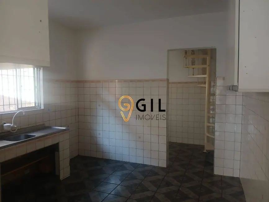 Foto 2 de Sobrado com 2 quartos para alugar, 111m2 em Jardim Santa Marina, Jacarei - SP