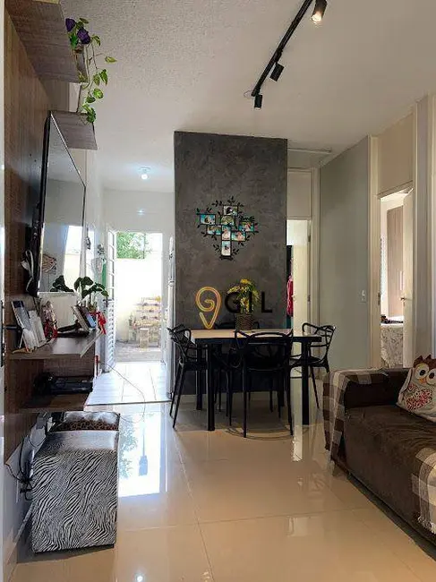 Foto 2 de Casa de Condomínio com 2 quartos à venda, 90m2 em Jardim Marcondes, Jacarei - SP