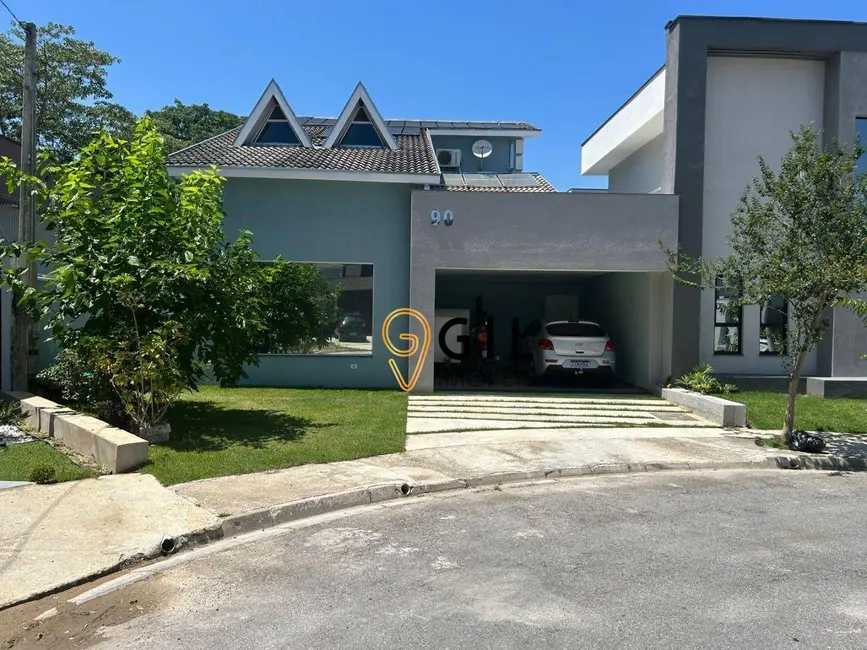 Foto 1 de Sobrado com 3 quartos à venda, 231m2 em Jardim Jacinto, Jacarei - SP