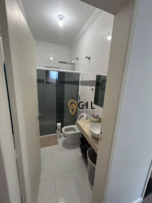 Foto 2 de Sobrado com 3 quartos à venda, 231m2 em Jardim Jacinto, Jacarei - SP