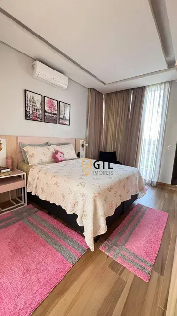 Foto 3 de Sobrado com 3 quartos à venda, 250m2 em Bandeira Branca, Jacarei - SP