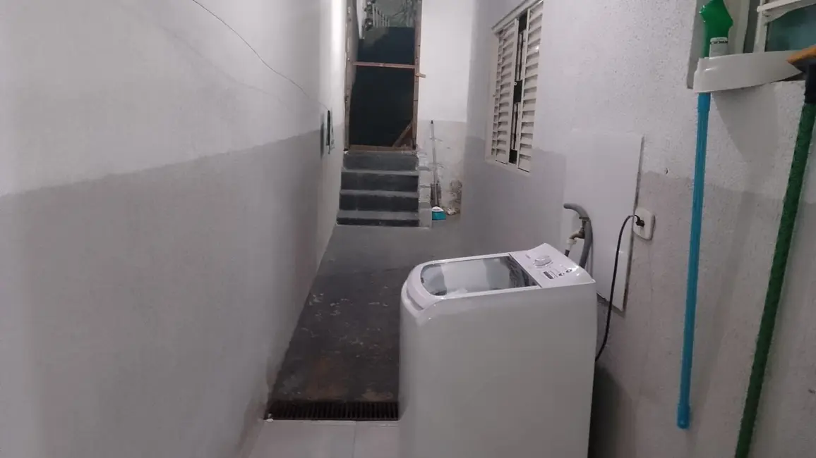 Foto 2 de Sobrado com 2 quartos à venda, 150m2 em Cidade Salvador, Jacarei - SP