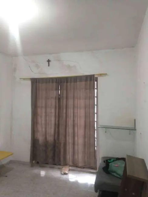 Foto 2 de Casa com 4 quartos à venda, 150m2 em Jardim Emília, Jacarei - SP