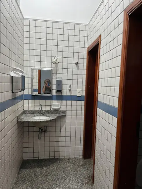 Loja para alugar, 420m2 em Centro, Jacarei - SP - imagem 9 Foto 9 de Loja para alugar, 420m2 em Centro, Jacarei - SP