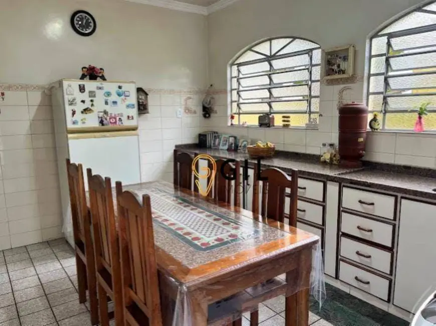 Sobrado com 3 quartos à venda, 250m2 em Sao Jose Dos Campos - SP - imagem 2 Foto 2 de Sobrado com 3 quartos à venda, 250m2 em Sao Jose Dos Campos - SP