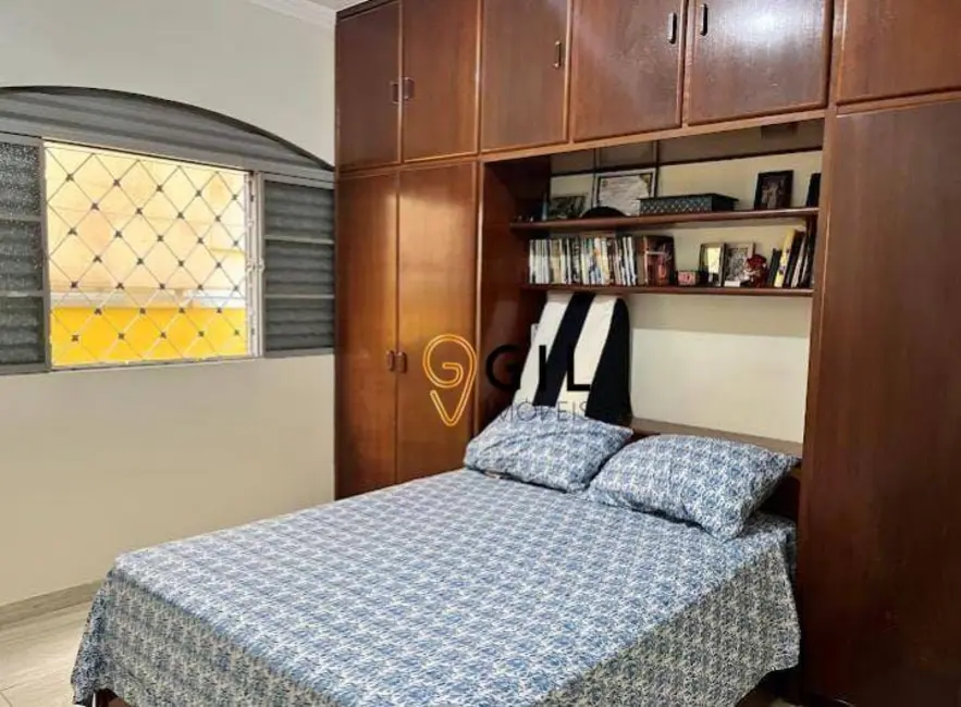 Sobrado com 3 quartos à venda, 250m2 em Sao Jose Dos Campos - SP - imagem 8 Foto 8 de Sobrado com 3 quartos à venda, 250m2 em Sao Jose Dos Campos - SP