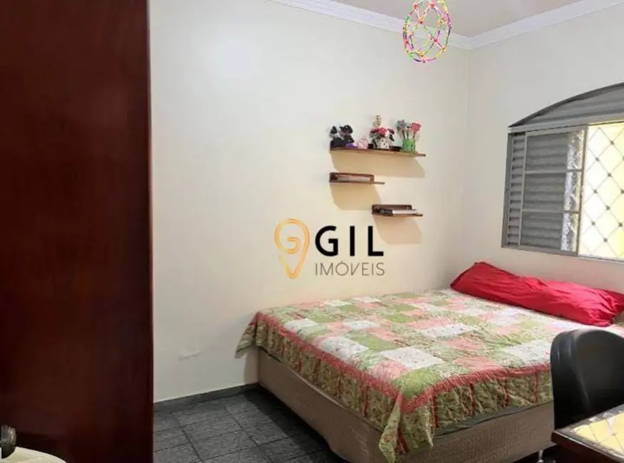 Sobrado com 3 quartos à venda, 250m2 em Sao Jose Dos Campos - SP - imagem 4 Foto 4 de Sobrado com 3 quartos à venda, 250m2 em Sao Jose Dos Campos - SP