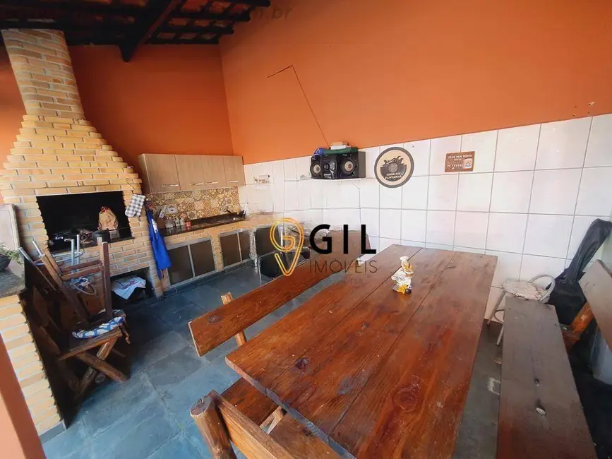 Sobrado com 3 quartos à venda, 250m2 em Cidade Jardim, Jacarei - SP - imagem 2 Foto 2 de Sobrado com 3 quartos à venda, 250m2 em Cidade Jardim, Jacarei - SP