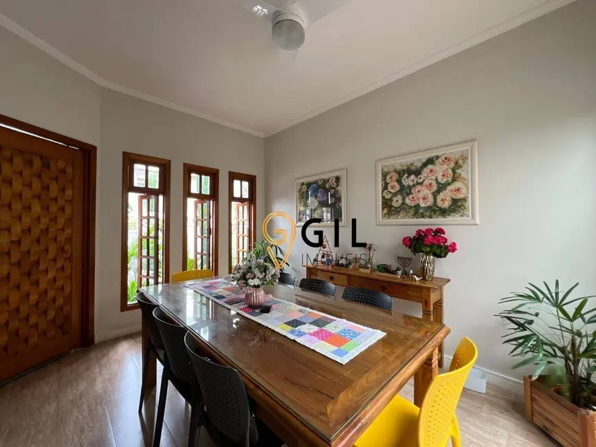 Foto 3 de Casa com 3 quartos à venda, 140m2 em Jacarei - SP