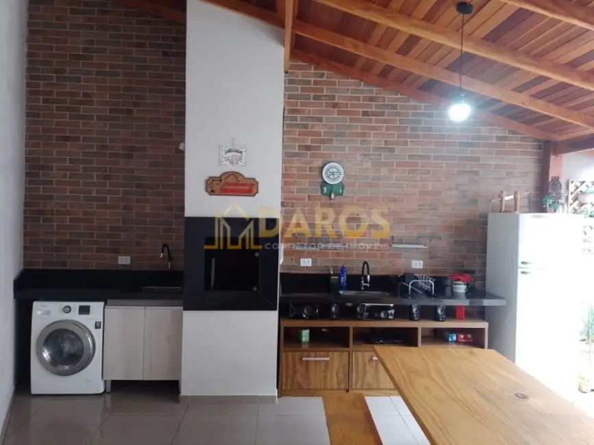 Casa com 3 quartos à venda, 74m2 em Cruzeiro, Sao Jose Dos Pinhais - PR - imagem 9 Foto 9 de Casa com 3 quartos à venda, 74m2 em Cruzeiro, Sao Jose Dos Pinhais - PR
