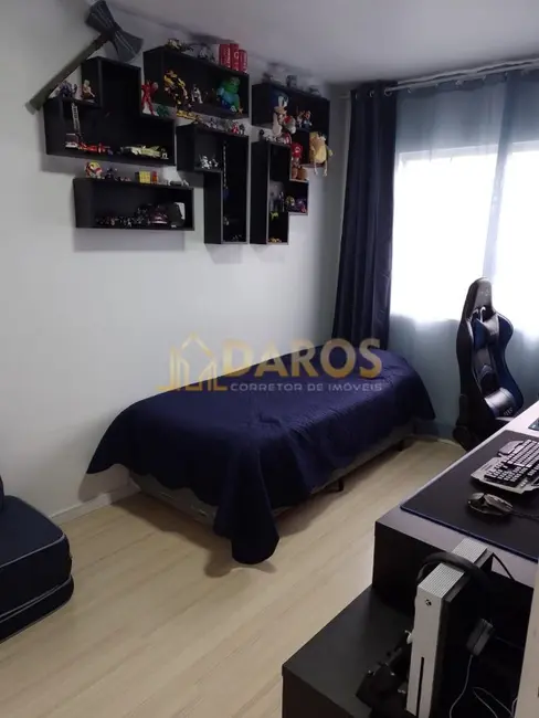 Casa com 3 quartos à venda, 74m2 em Cruzeiro, Sao Jose Dos Pinhais - PR - imagem 3 Foto 3 de Casa com 3 quartos à venda, 74m2 em Cruzeiro, Sao Jose Dos Pinhais - PR