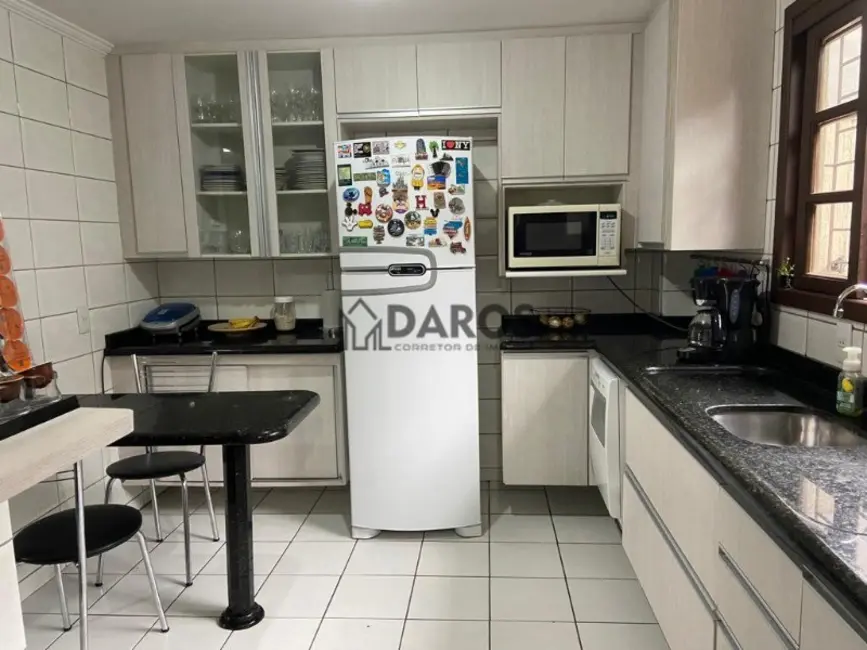 Casa com 3 quartos à venda, 150m2 em Boqueirão, Curitiba - PR - imagem 4 Foto 4 de Casa com 3 quartos à venda, 150m2 em Boqueirão, Curitiba - PR