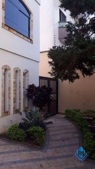 Sobrado com 5 quartos à venda, 432m2 em Nova Petrópolis, Sao Bernardo Do Campo - SP - imagem 2 Foto 2 de Sobrado com 5 quartos à venda, 432m2 em Nova Petrópolis, Sao Bernardo Do Campo - SP