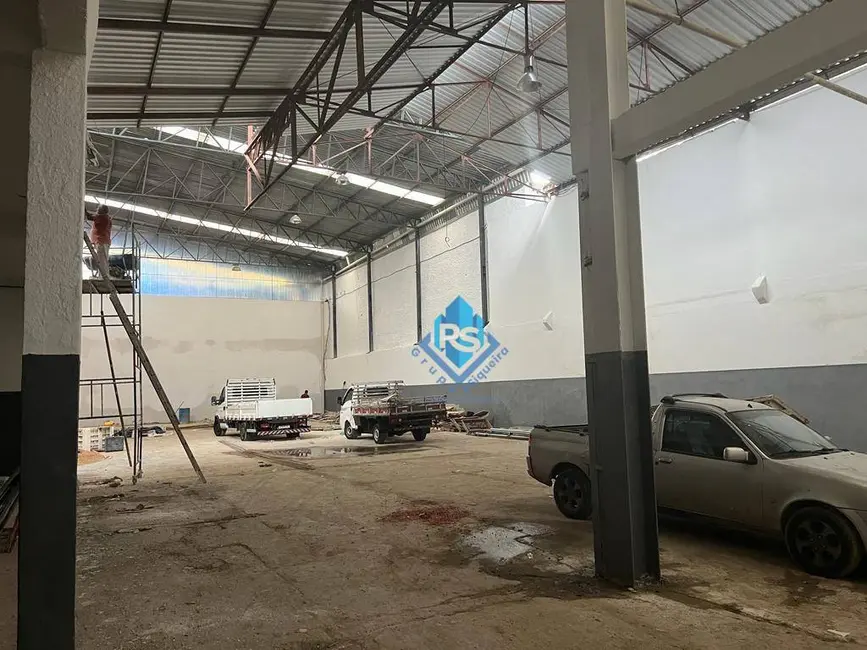Foto 3 de Armazém / Galpão para alugar, 1700m2 em Campestre, Santo Andre - SP