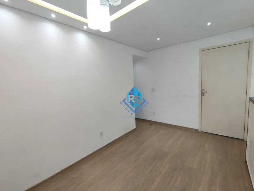 Apartamento com 2 quartos para alugar, 44m2 em Canhema, Diadema - SP - imagem 5 Foto 5 de Apartamento com 2 quartos para alugar, 44m2 em Canhema, Diadema - SP