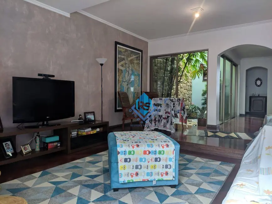 Sobrado com 4 quartos à venda, 250m2 em Nova Petrópolis, Sao Bernardo Do Campo - SP - imagem 5 Foto 5 de Sobrado com 4 quartos à venda, 250m2 em Nova Petrópolis, Sao Bernardo Do Campo - SP