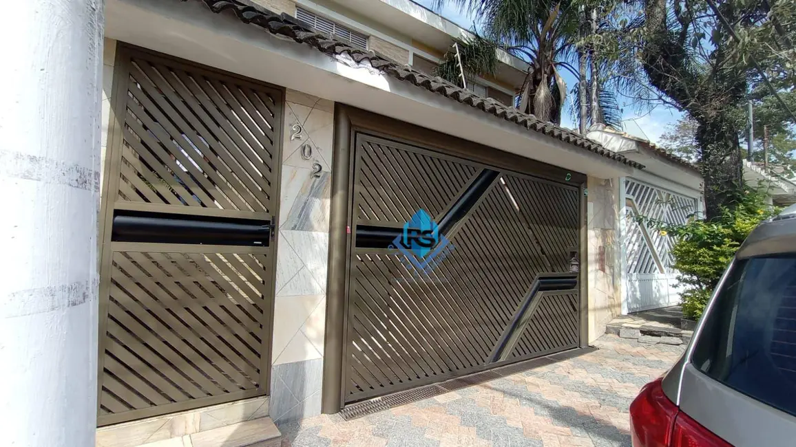 Sobrado com 3 quartos à venda, 186m2 em Sao Bernardo Do Campo - SP - imagem 2 Foto 2 de Sobrado com 3 quartos à venda, 186m2 em Sao Bernardo Do Campo - SP