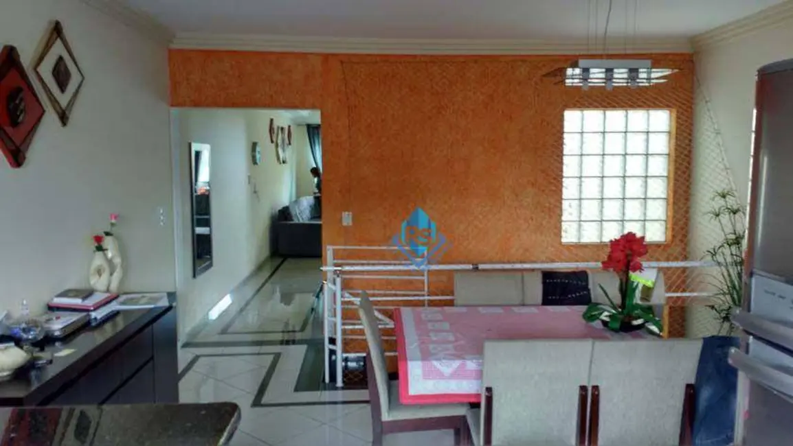 Foto 7 de Sobrado com 4 quartos à venda, 243m2 em Parque Jaçatuba, Santo Andre - SP