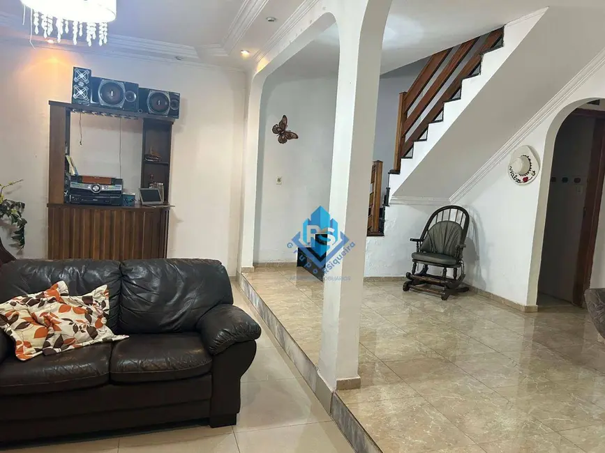 Foto 4 de Sobrado com 4 quartos à venda e para alugar, 160m2 em Jardim Maria Adelaide, Sao Bernardo Do Campo - SP