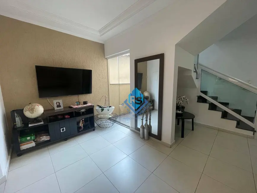 Foto 2 de Sobrado com 3 quartos à venda, 125m2 em Jardim Las Vegas, Santo Andre - SP