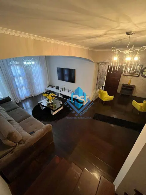 Foto 7 de Sobrado com 3 quartos à venda e para alugar, 216m2 em Nova Gerty, Sao Caetano Do Sul - SP