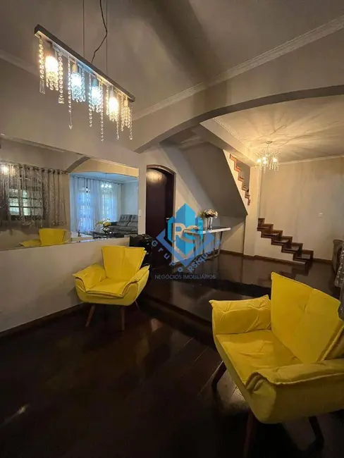 Foto 8 de Sobrado com 3 quartos à venda e para alugar, 216m2 em Nova Gerty, Sao Caetano Do Sul - SP