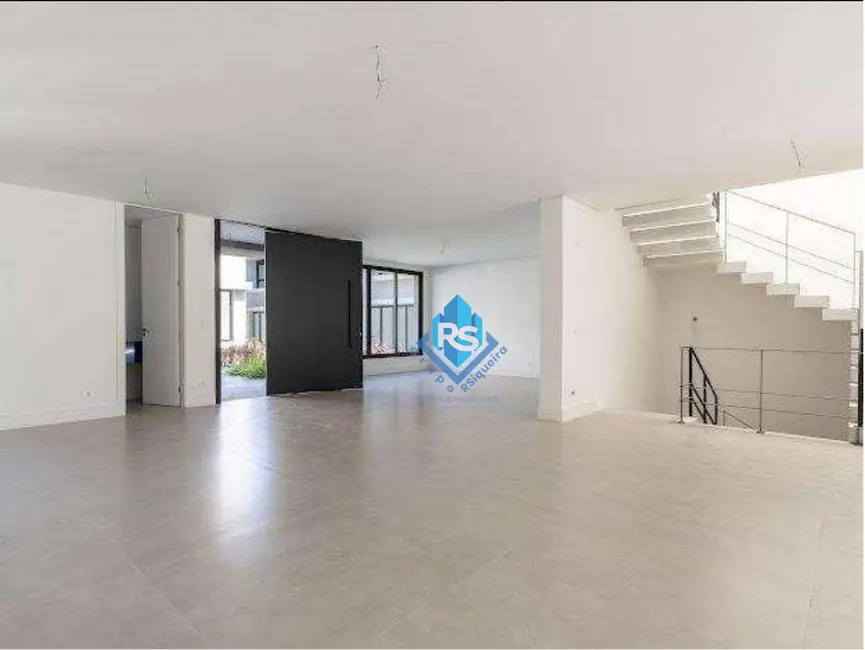 Sobrado com 4 quartos à venda, 370m2 em São Paulo - SP - imagem 8 Foto 8 de Sobrado com 4 quartos à venda, 370m2 em São Paulo - SP