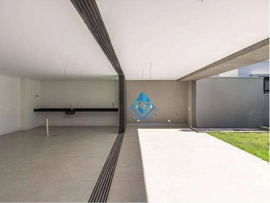 Sobrado com 4 quartos à venda, 370m2 em São Paulo - SP - imagem 3 Foto 3 de Sobrado com 4 quartos à venda, 370m2 em São Paulo - SP