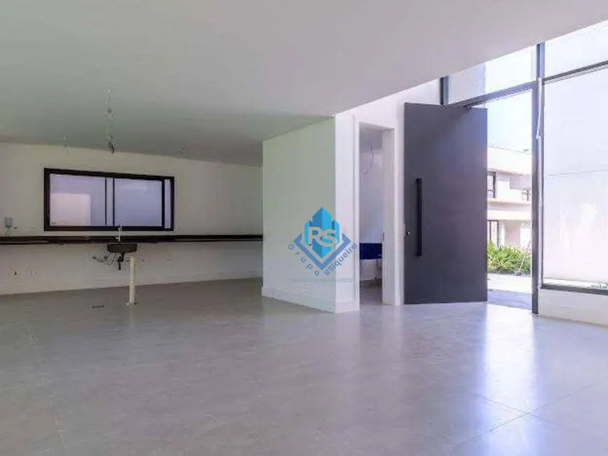 Sobrado com 4 quartos à venda, 370m2 em São Paulo - SP - imagem 8 Foto 8 de Sobrado com 4 quartos à venda, 370m2 em São Paulo - SP