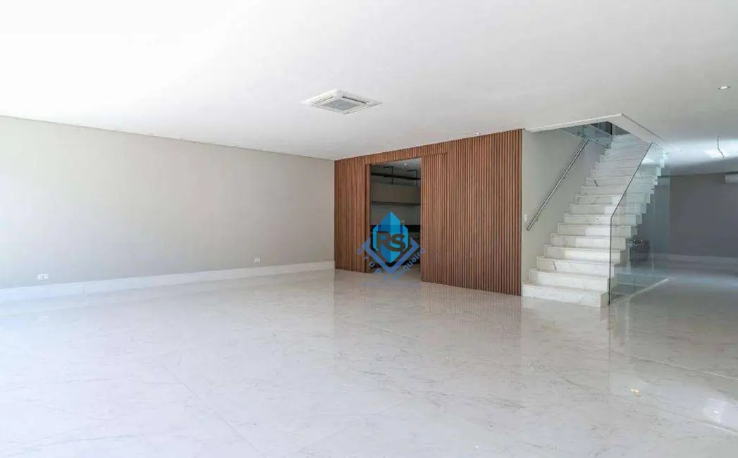 Sobrado com 4 quartos à venda, 420m2 em São Paulo - SP - imagem 9 Foto 9 de Sobrado com 4 quartos à venda, 420m2 em São Paulo - SP