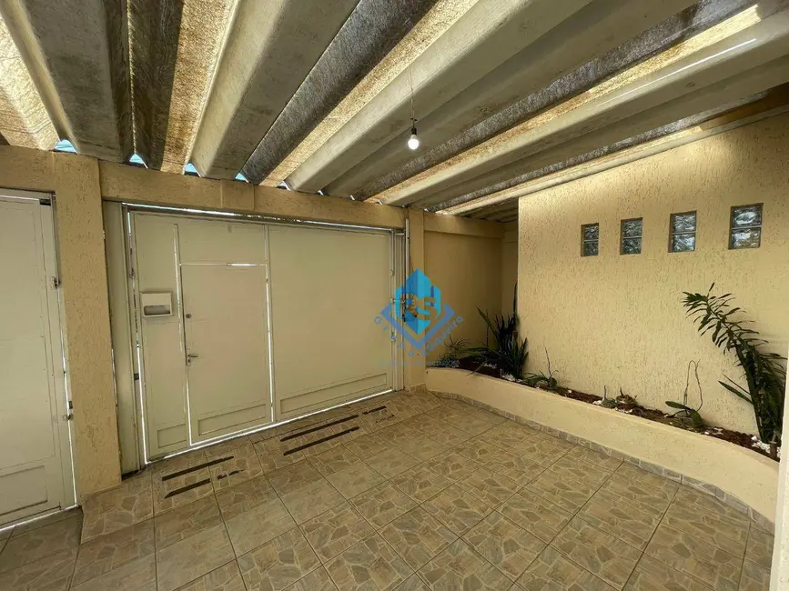 Casa com 2 quartos para alugar, 150m2 em Sao Bernardo Do Campo - SP - imagem 2 Foto 2 de Casa com 2 quartos para alugar, 150m2 em Sao Bernardo Do Campo - SP