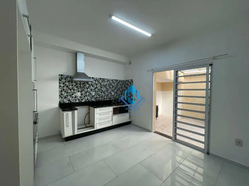 Casa com 2 quartos para alugar, 150m2 em Sao Bernardo Do Campo - SP - imagem 6 Foto 6 de Casa com 2 quartos para alugar, 150m2 em Sao Bernardo Do Campo - SP