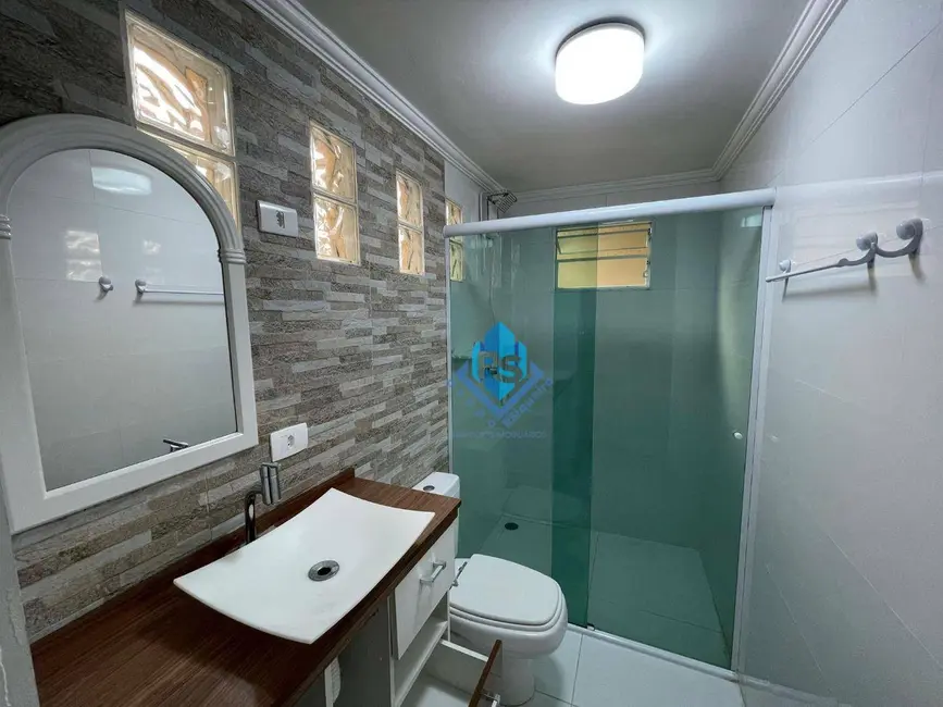 Casa com 2 quartos para alugar, 150m2 em Sao Bernardo Do Campo - SP - imagem 9 Foto 9 de Casa com 2 quartos para alugar, 150m2 em Sao Bernardo Do Campo - SP