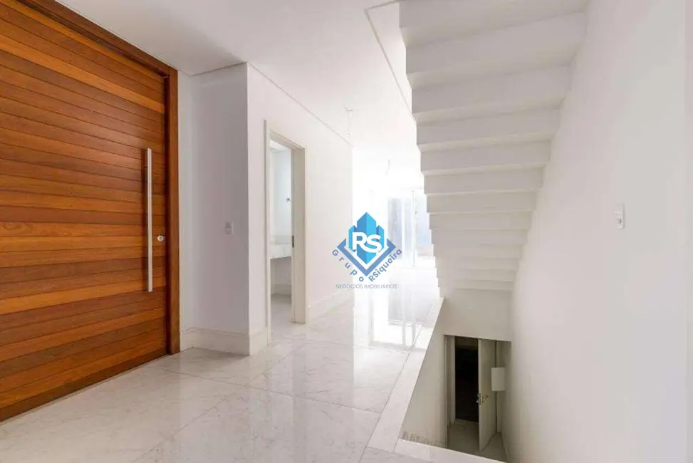 Sobrado com 4 quartos à venda, 420m2 em São Paulo - SP - imagem 5 Foto 5 de Sobrado com 4 quartos à venda, 420m2 em São Paulo - SP