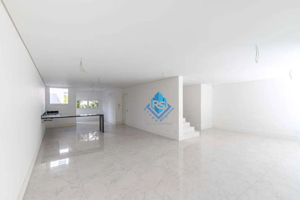 Sobrado com 4 quartos à venda, 420m2 em São Paulo - SP - imagem 6 Foto 6 de Sobrado com 4 quartos à venda, 420m2 em São Paulo - SP