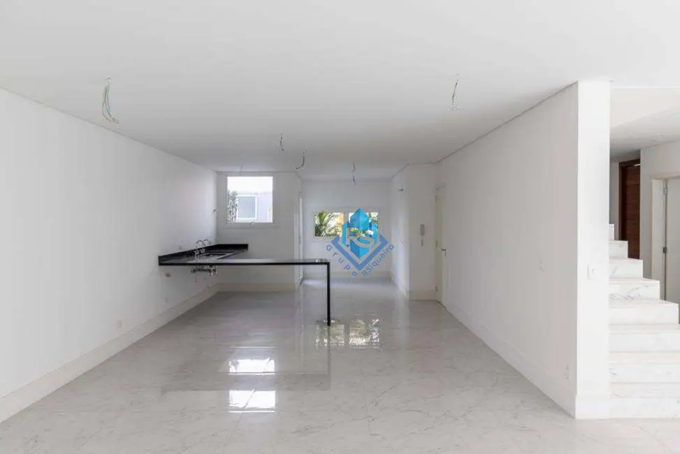 Sobrado com 4 quartos à venda, 420m2 em São Paulo - SP - imagem 8 Foto 8 de Sobrado com 4 quartos à venda, 420m2 em São Paulo - SP