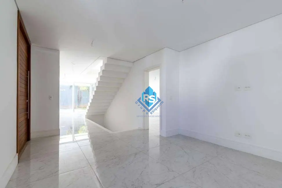 Sobrado com 4 quartos à venda, 420m2 em São Paulo - SP - imagem 4 Foto 4 de Sobrado com 4 quartos à venda, 420m2 em São Paulo - SP