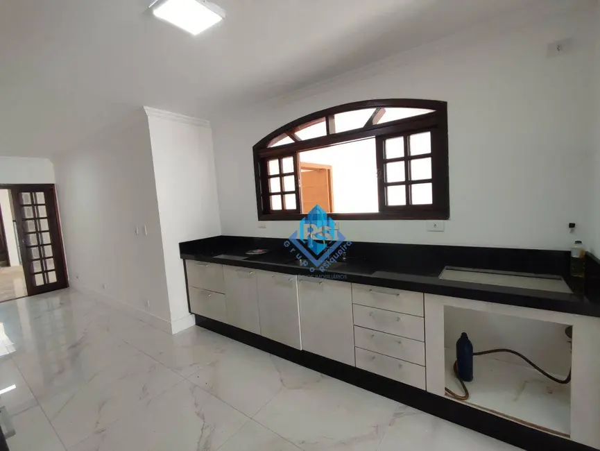 Foto 8 de Sobrado com 3 quartos à venda e para alugar, 250m2 em Parque Terra Nova, Sao Bernardo Do Campo - SP