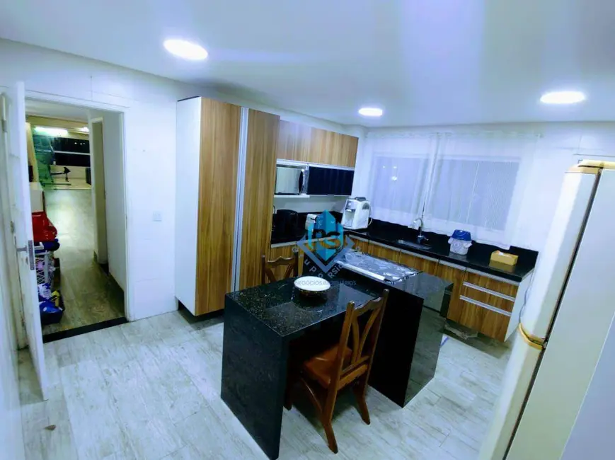 Sobrado com 3 quartos à venda, 400m2 em Boqueirão, Praia Grande - SP - imagem 6 Foto 6 de Sobrado com 3 quartos à venda, 400m2 em Boqueirão, Praia Grande - SP