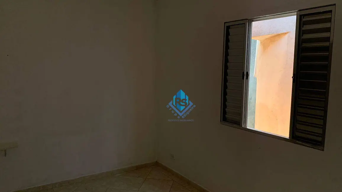 Sobrado com 5 quartos à venda, 200m2 em Jardim Las Vegas, Santo Andre - SP - imagem 8 Foto 8 de Sobrado com 5 quartos à venda, 200m2 em Jardim Las Vegas, Santo Andre - SP