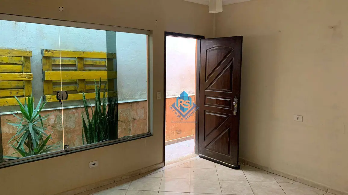 Sobrado com 5 quartos à venda, 200m2 em Jardim Las Vegas, Santo Andre - SP - imagem 5 Foto 5 de Sobrado com 5 quartos à venda, 200m2 em Jardim Las Vegas, Santo Andre - SP