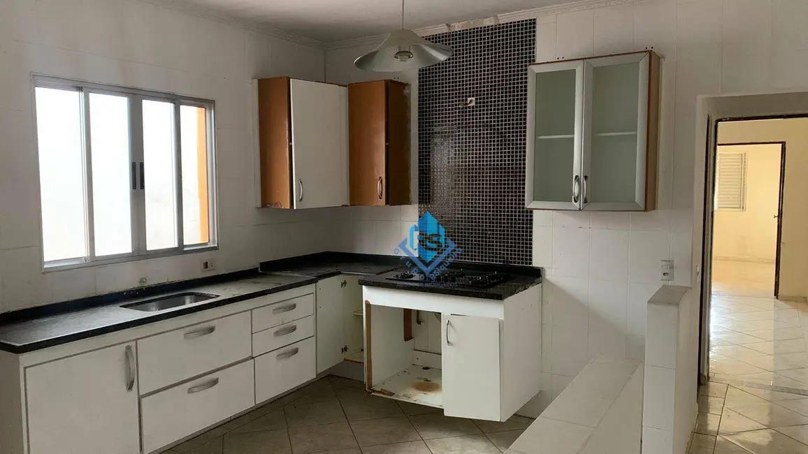 Sobrado com 5 quartos à venda, 200m2 em Jardim Las Vegas, Santo Andre - SP - imagem 6 Foto 6 de Sobrado com 5 quartos à venda, 200m2 em Jardim Las Vegas, Santo Andre - SP