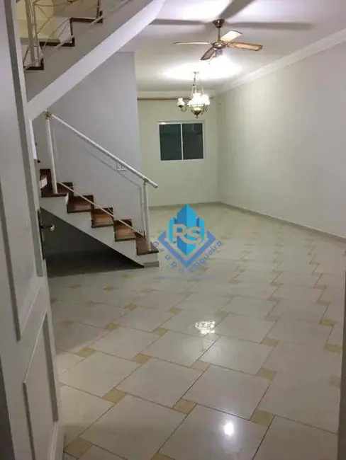 Foto 1 de Sobrado com 3 quartos à venda, 115m2 em Vila Scarpelli, Santo Andre - SP