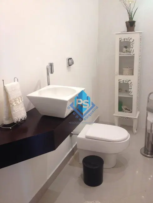 Sobrado com 3 quartos à venda, 525m2 em Jardim Las Vegas, Santo Andre - SP - imagem 2 Foto 2 de Sobrado com 3 quartos à venda, 525m2 em Jardim Las Vegas, Santo Andre - SP